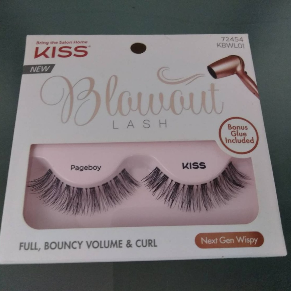 Kiss Blow Out Lash Pageboy Lashes Falsies 72454 KB - Picture 1 of 4